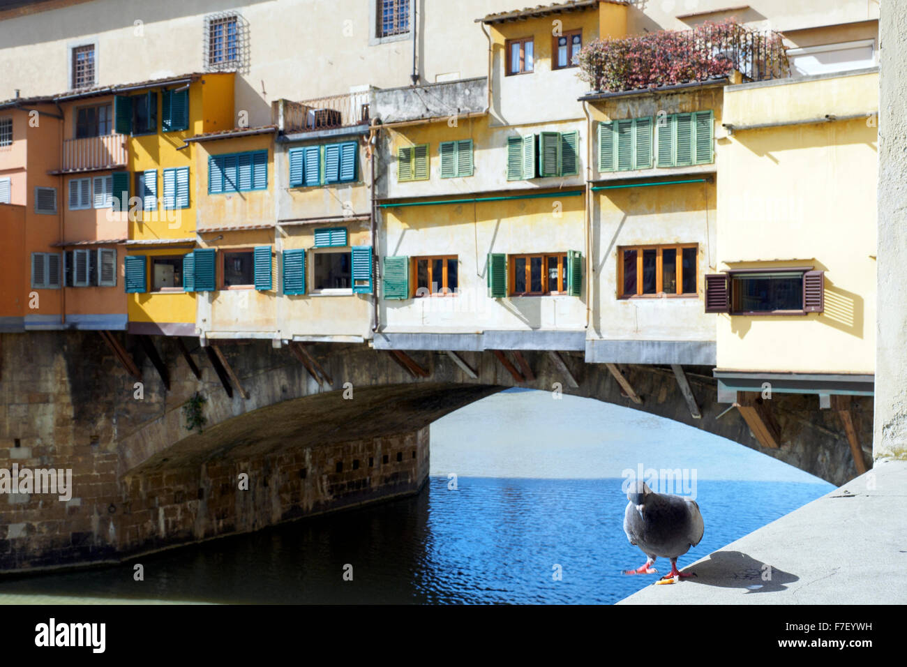 Ponte Vecchio - Florencia, Italia. Foto de stock