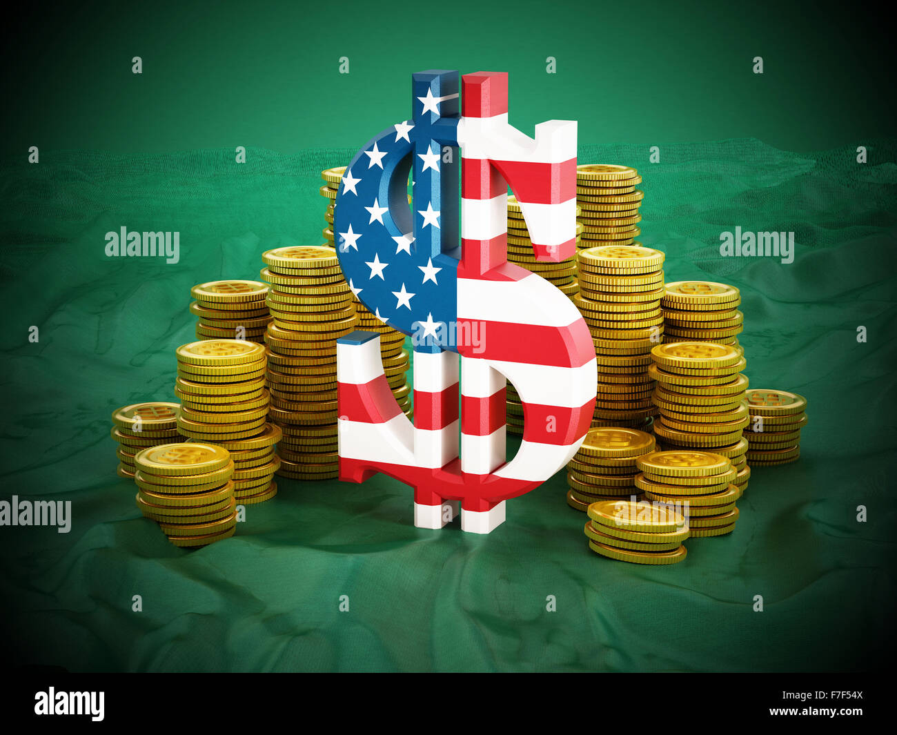 Símbolo del dólar y otras monedas de oro pila sobre fondo verde. Foto de stock