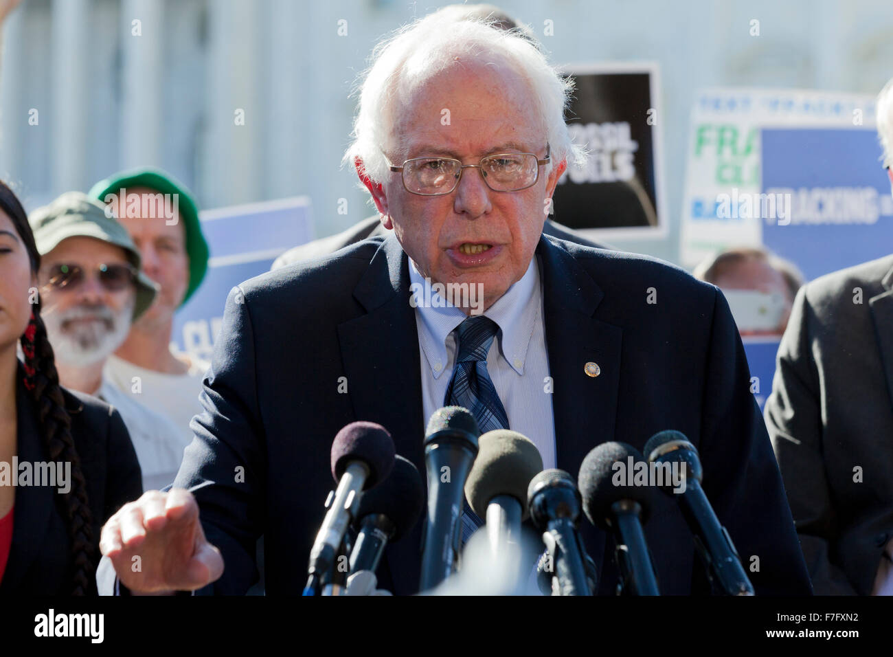 Bernie Sanders, hablando en "mantenerlo en la Tierra' rally - Washington, DC, EE.UU. Foto de stock