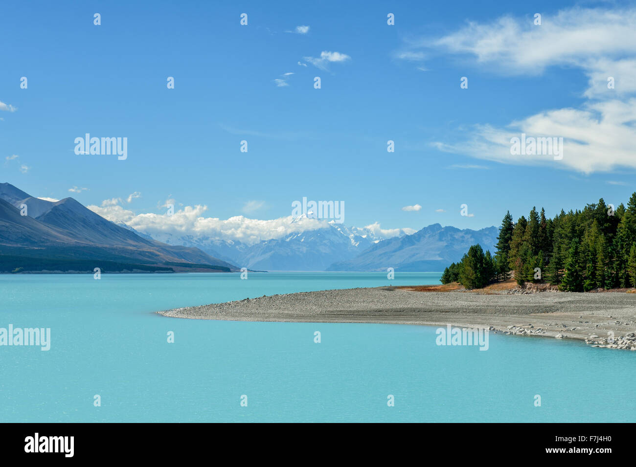 El lago Pukaki y el Monte Cook, Isla del Sur, Nueva Zelanda Foto de stock