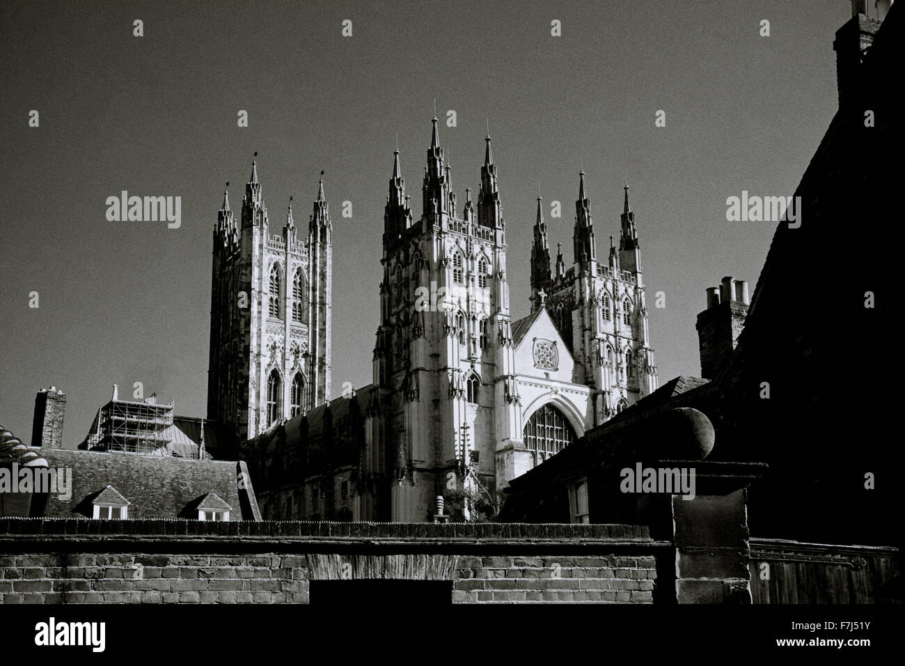 La Catedral de Canterbury en Canterbury en Kent en Inglaterra en Gran Bretaña en el Reino Unido. El cristianismo Religión Cultura edificios de arquitectura Foto de stock