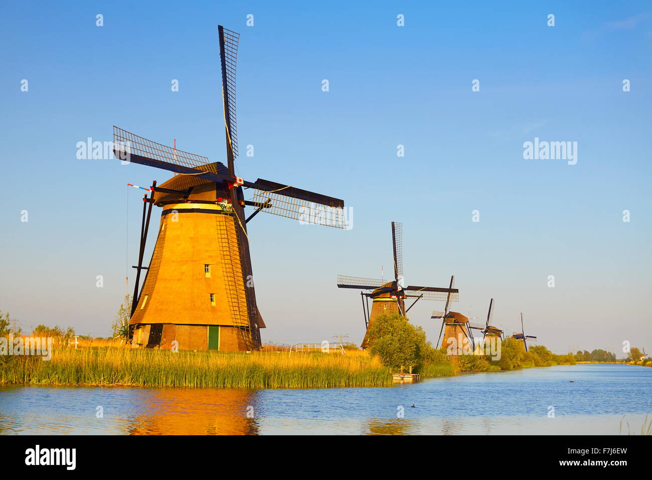 Molinos de Kinderdijk Holanda - Países Bajos Foto de stock