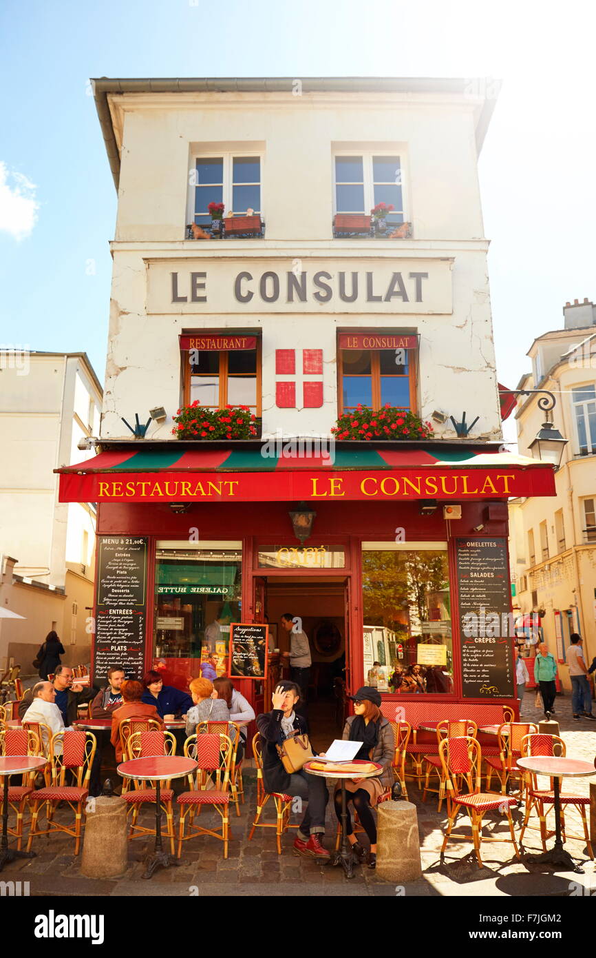 Bar Restaurante en el barrio de Montmartre, Paris, Francia Foto de stock