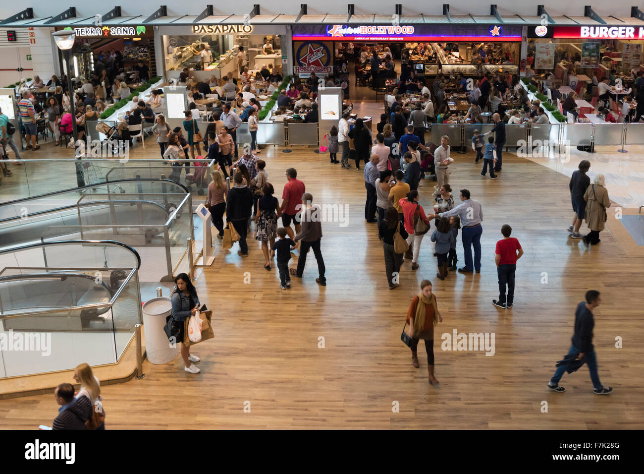 Shopping centre spain fotografías e imágenes alta resolución Alamy