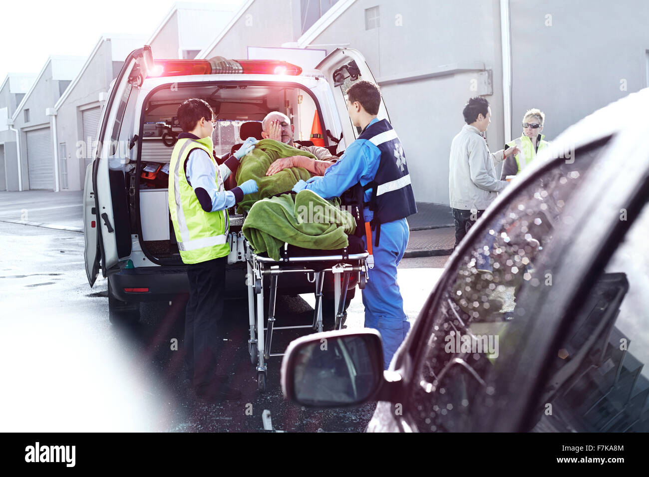 Car Accident Crash Paramedic Fotos e Imágenes de stock Alamy