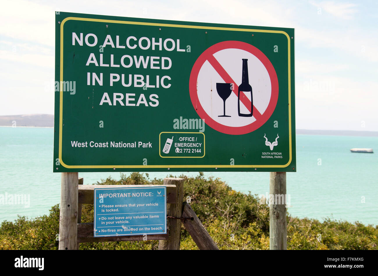 No hay signo de alcohol en Langebaan Lagoon en el Parque Nacional de la Costa Oeste de Sudáfrica Foto de stock