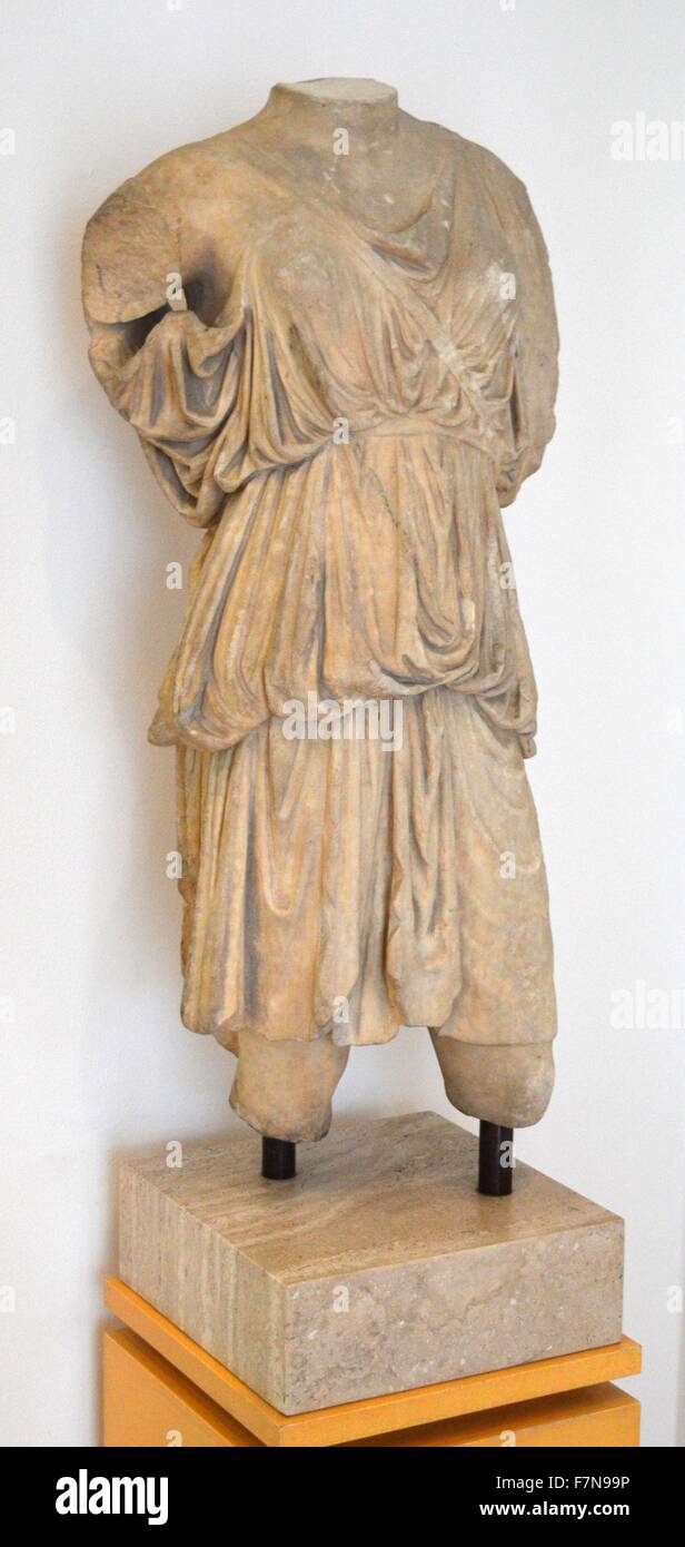 Copia romana de un original griego estatua de Artemisa, gofdess de la caza. Fecha de 350 A.C. Foto de stock