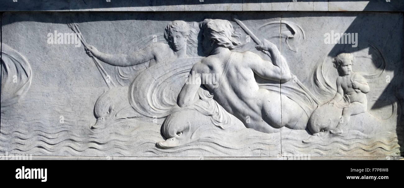 Detalle representa a Neptuno dios del mar; victoria monumento, frente al Palacio de Buckingham, Londres Foto de stock
