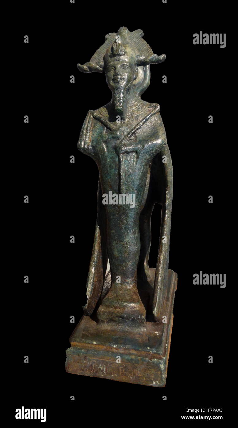 Amuleto electrum mostrando el dios egipcio Amon-Ra 715-332 A.C. Foto de stock