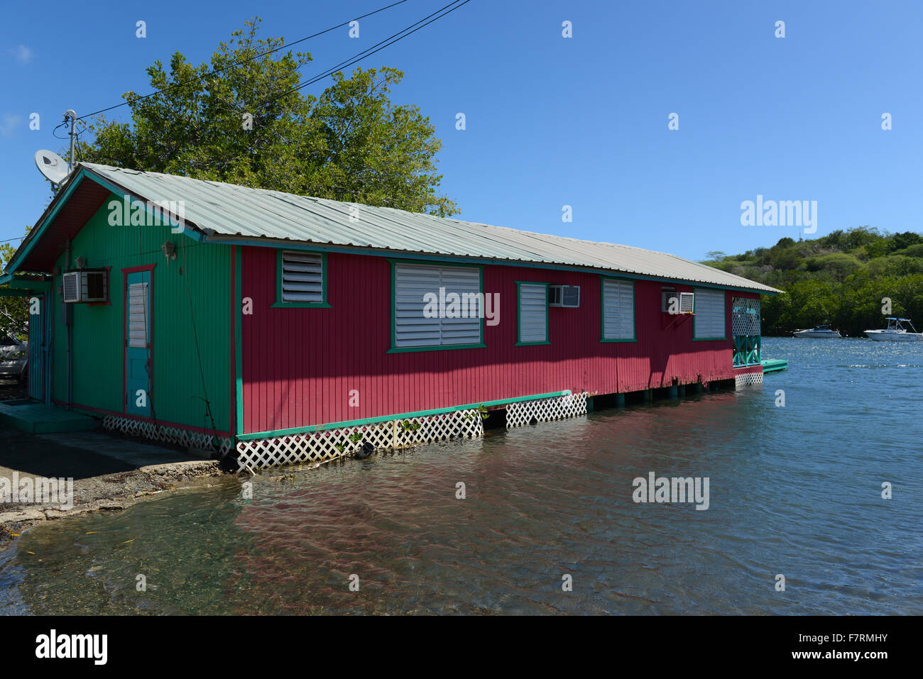 Casa por el agua en la Parguera. Lajas, Puerto Rico. Isla del Caribe