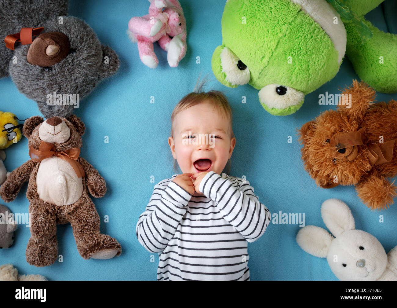 Juguete recién nacido fotografías e imágenes de alta resolución - Alamy