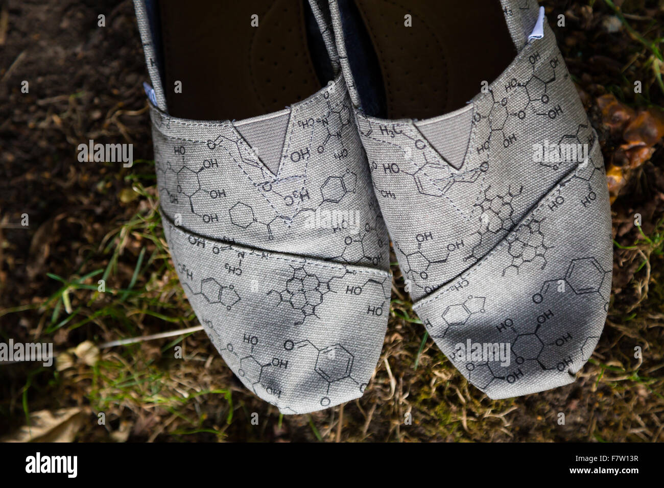 Zapatos toms fotografías e imágenes de alta resolución - Alamy