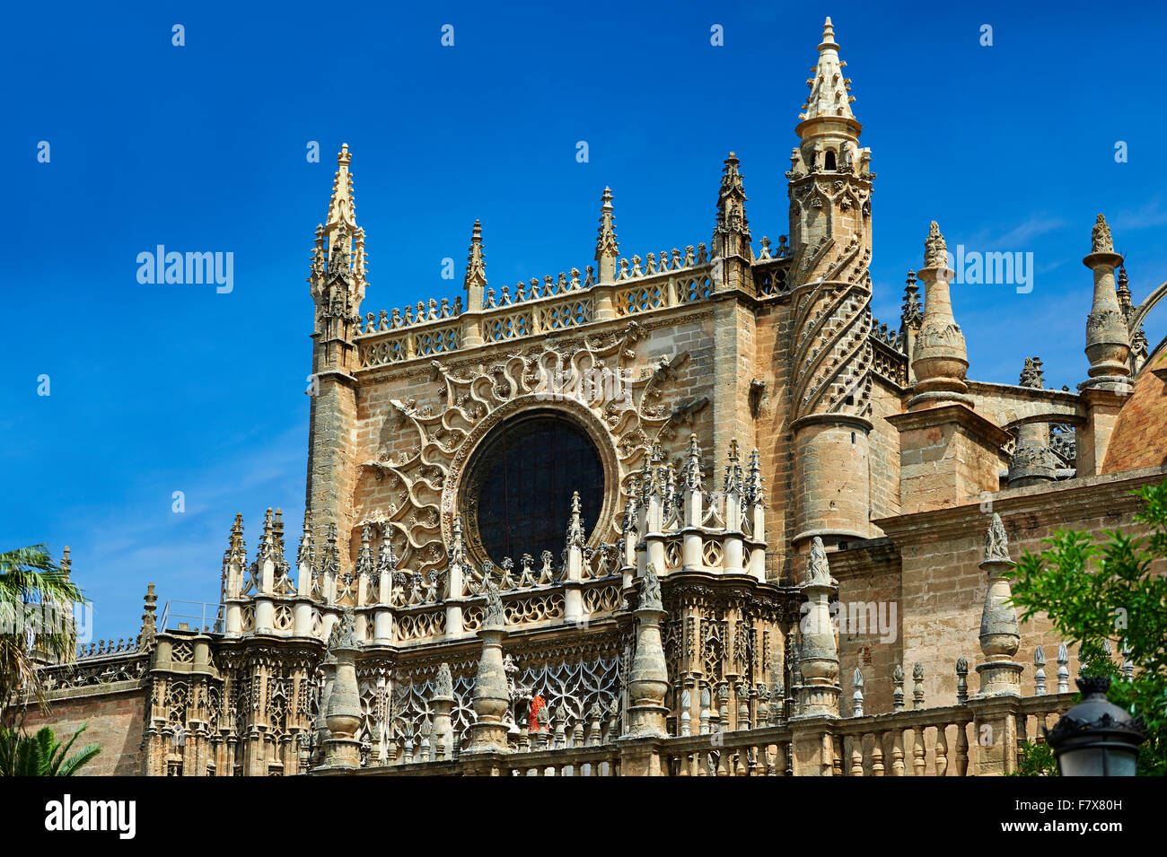 La arquitectura gótica de la Catedral de Sevilla, España Foto de stock