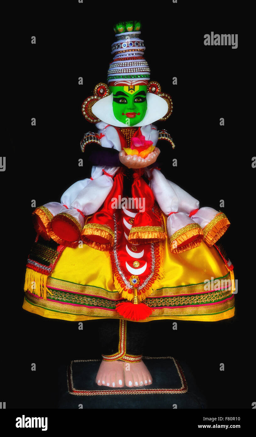 Forma De Danza India Kathakali Full Color Doll En Fondo Negro Foto
