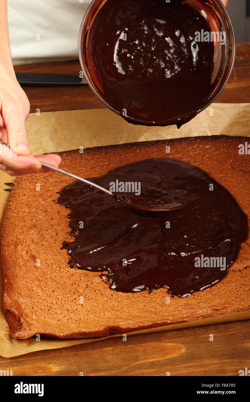 Verter la guinda sobre el pastel. Hacer Brownie de chocolate. Serie