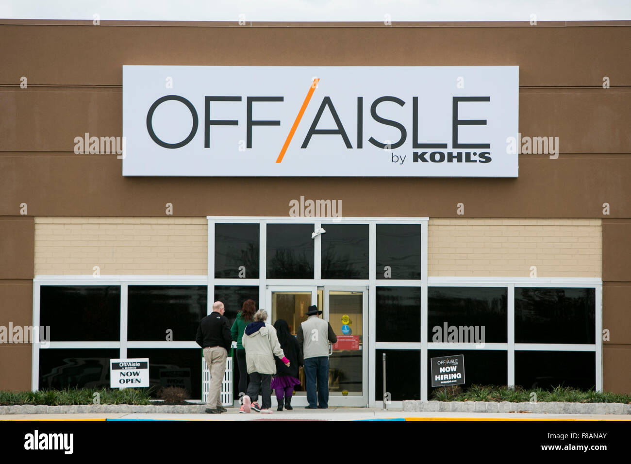 Un logotipo signo exterior de una Off-Aisle por Kohl's Retail Store en Cherry Hill, Nueva Jersey, el 22 de noviembre de 2015. Foto de stock
