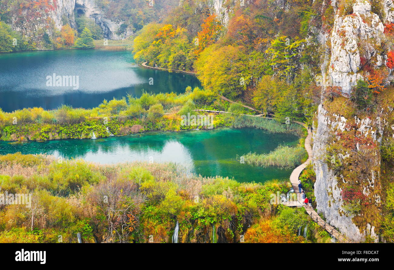 Paisaje otoñal del Parque Nacional de Los Lagos de Plitvice, Croacia, la UNESCO Foto de stock