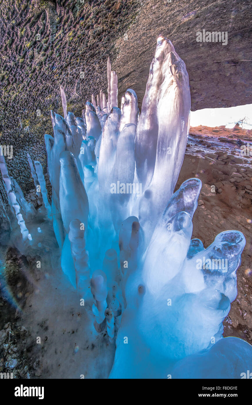 El hielo se forma en el muelle, el Parque Nacional de Arches, en Utah, raras formas de hielo después de períodos de intensa primavera fría, Foto de stock