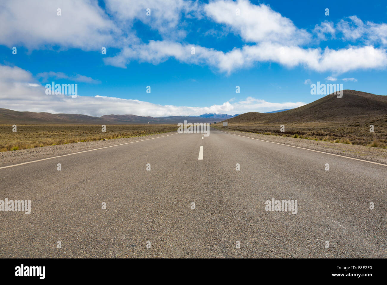 La ruta nacional 40 en el norte de Argentina Foto de stock