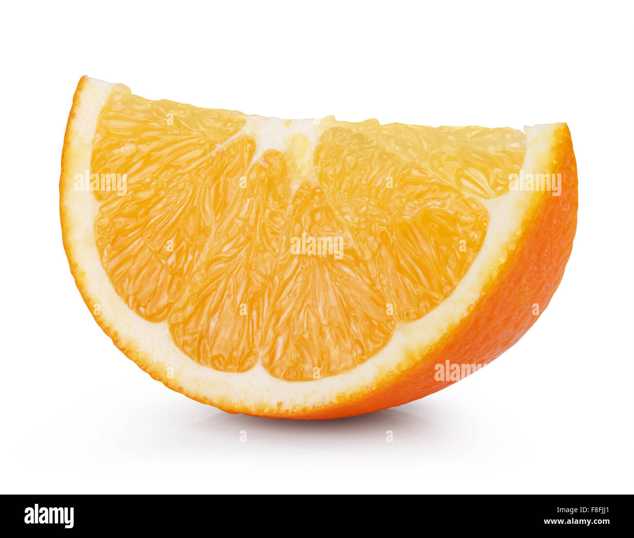 Fresco de naranja madura sobre un fondo blanco. Trazado de recorte Foto de stock
