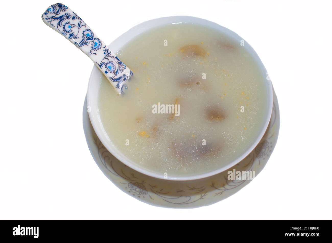Plato de sopa crema de setas blancas Foto de stock