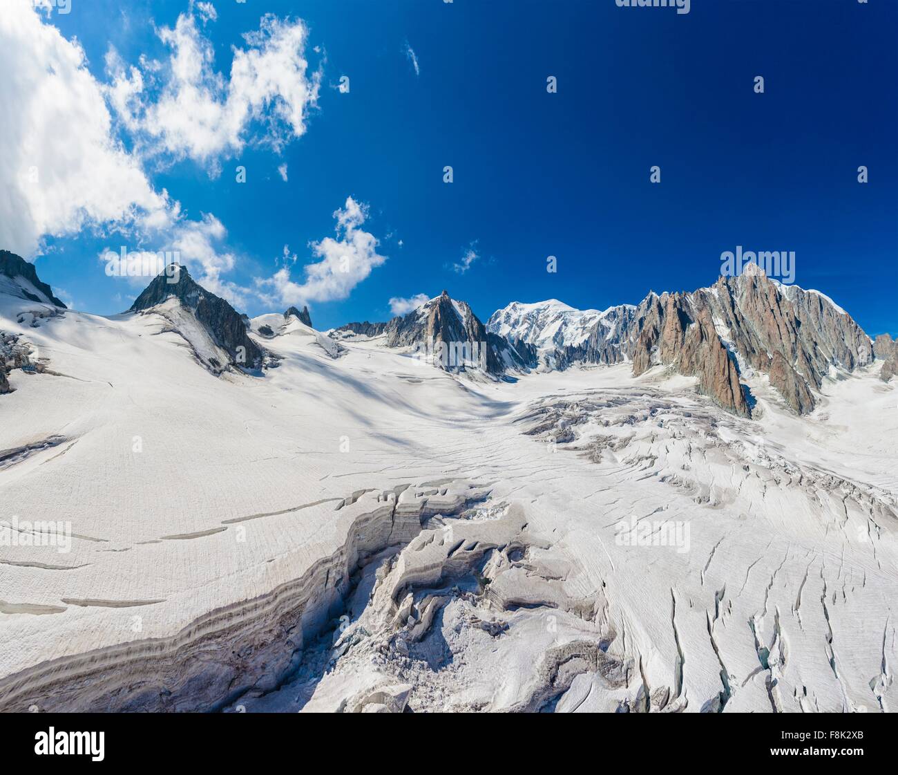 Colocada la nieve profunda en Mont Blanc, Francia Foto de stock