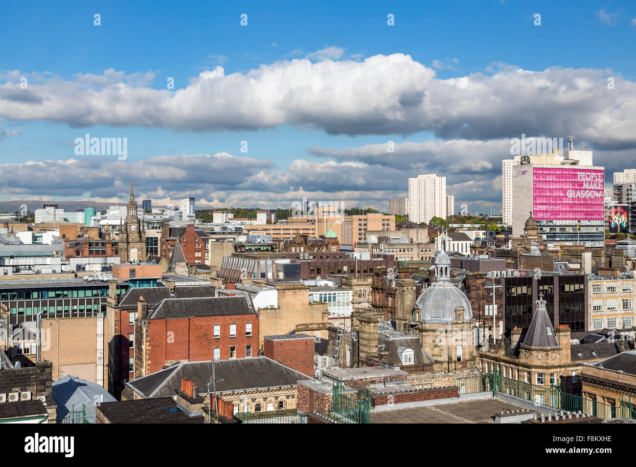 Vista al noreste sobre el centro de la ciudad de Glasgow desde la Lighthouse Tower, Escocia, Reino Unido Foto de stock