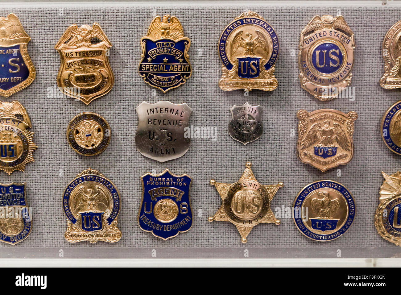 Vintage del Departamento del Tesoro estadounidense insignias policiales - EE.UU. Foto de stock