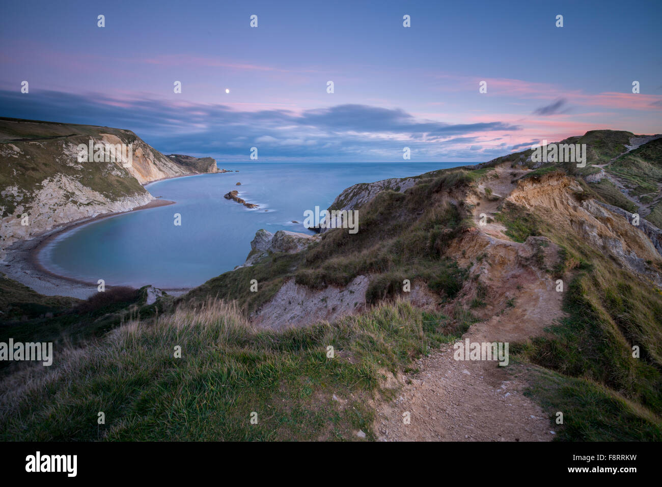 Una vista a lo largo de la cresta en el hombre o la guerra Cove, en Dorset. Foto de stock