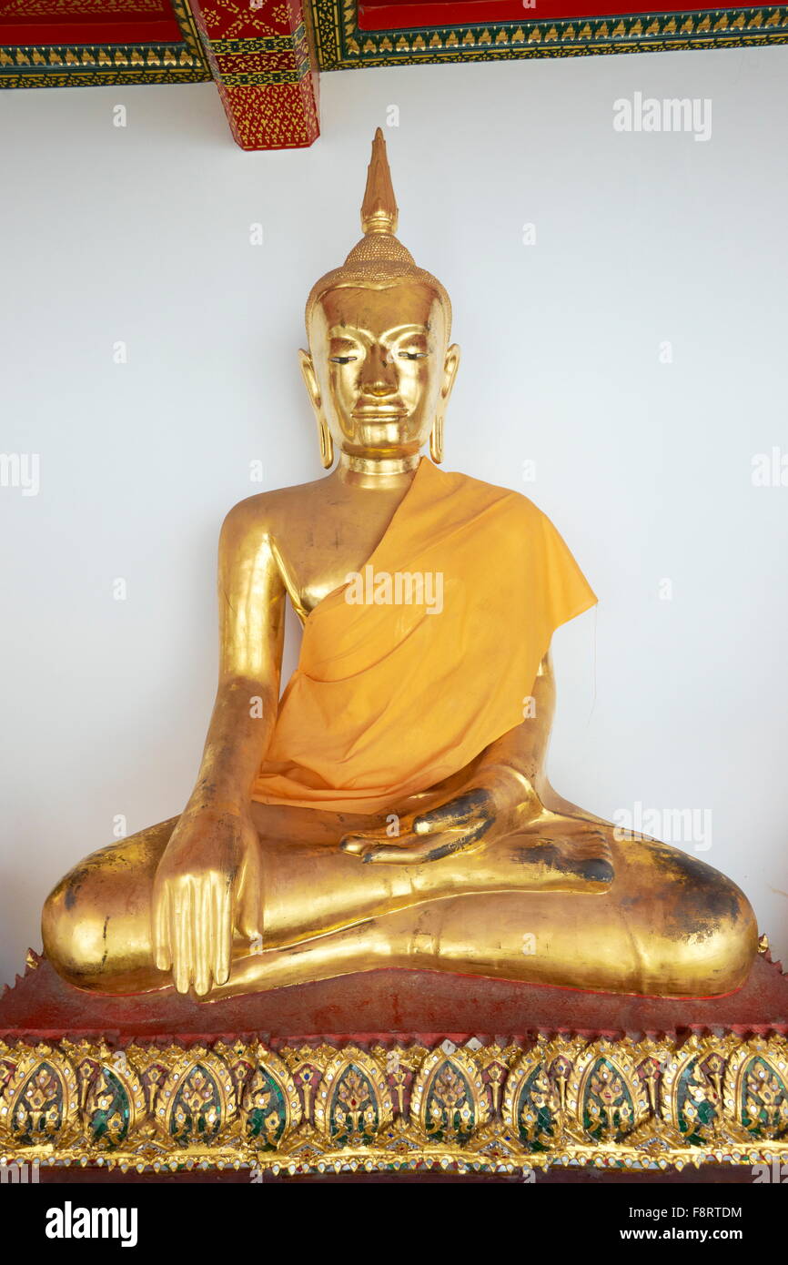 Tailandia, Bangkok, Wat Phra Kaeo templo, el Grand Palace, estatuas de Buda Foto de stock