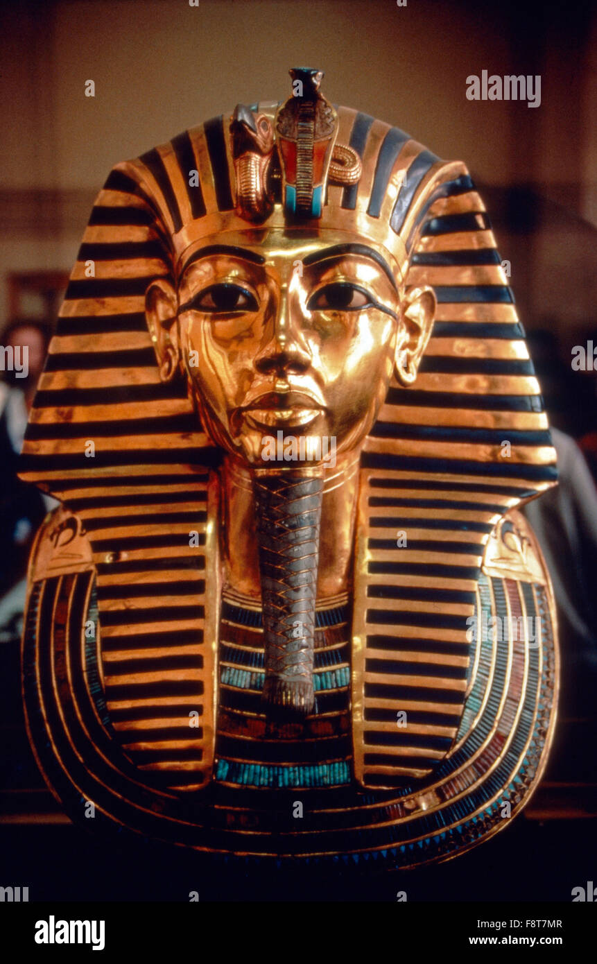 La gran egipcios, Dokumentationsserie, EE.UU. de 1998, la moderación: Dr. Bob Brier, Folge: el misterio de Tutankamón, goldene Totenmaske des Tutanchamun im Ägyptischen Museum en Kairo. Foto de stock