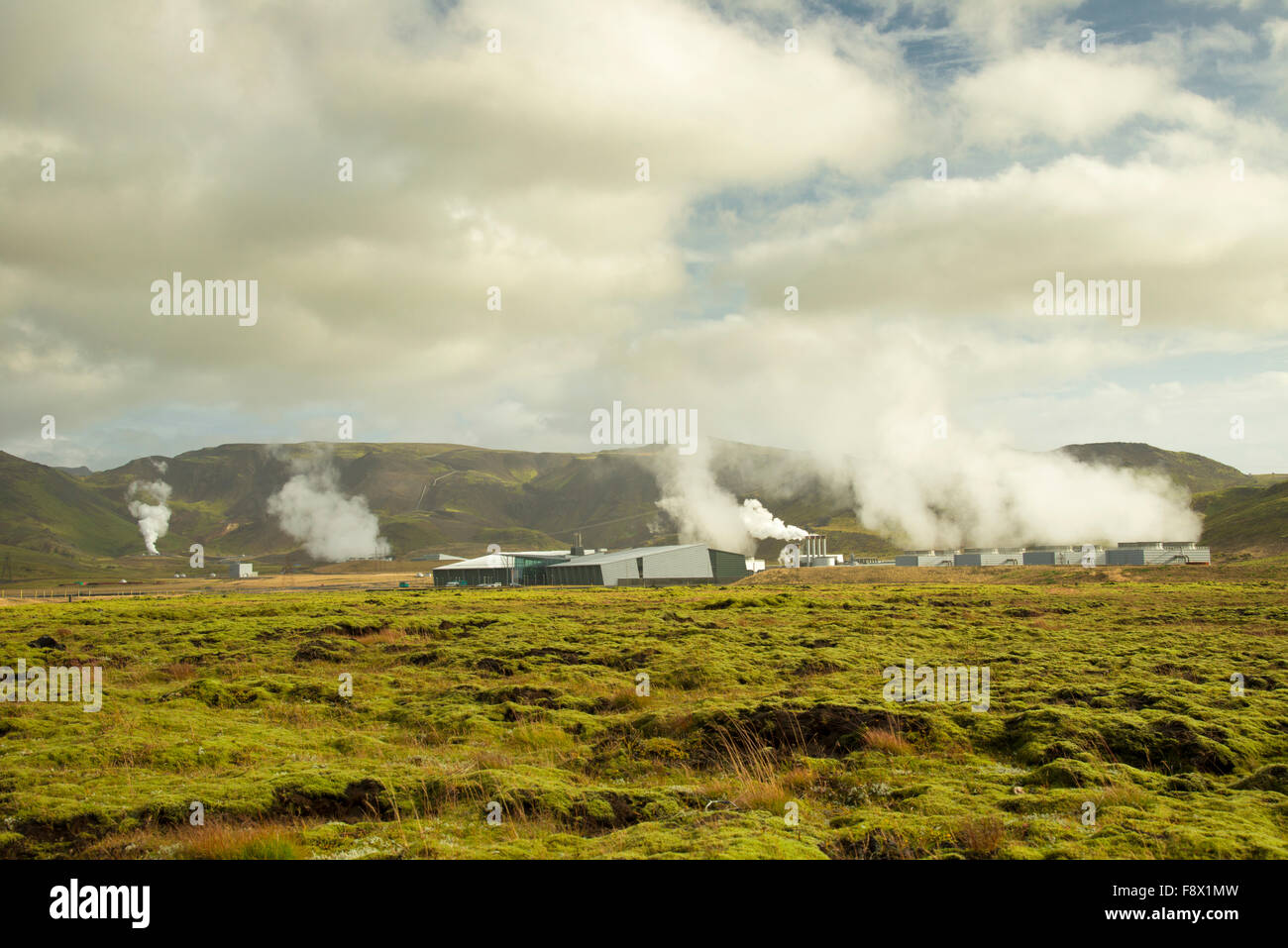 En Reikiavik, Islandia. Planta de energía geotérmica. Foto de stock