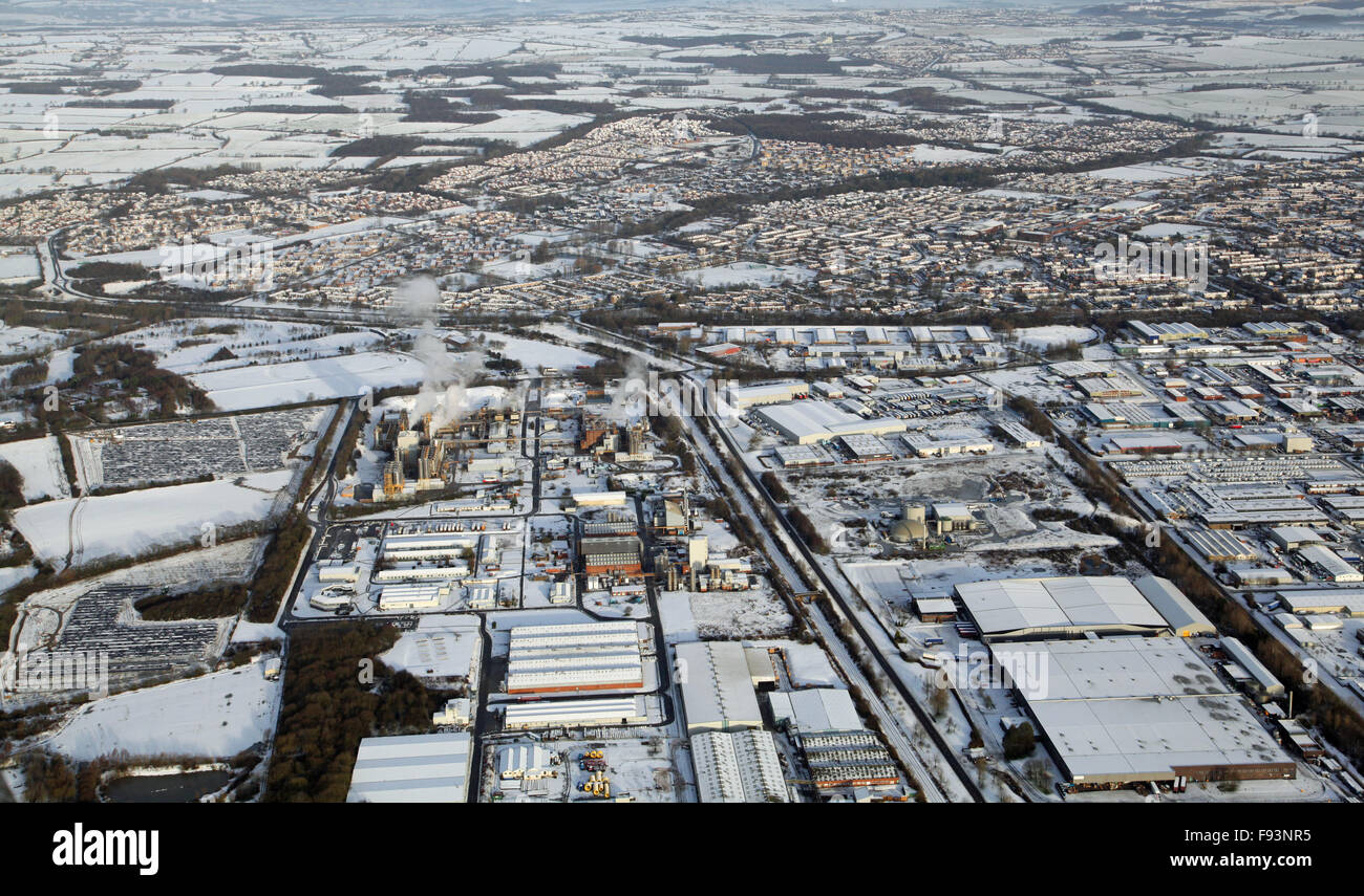 Vista aérea de una nevada Inglés escena, la ciudad y el campo, REINO UNIDO Foto de stock