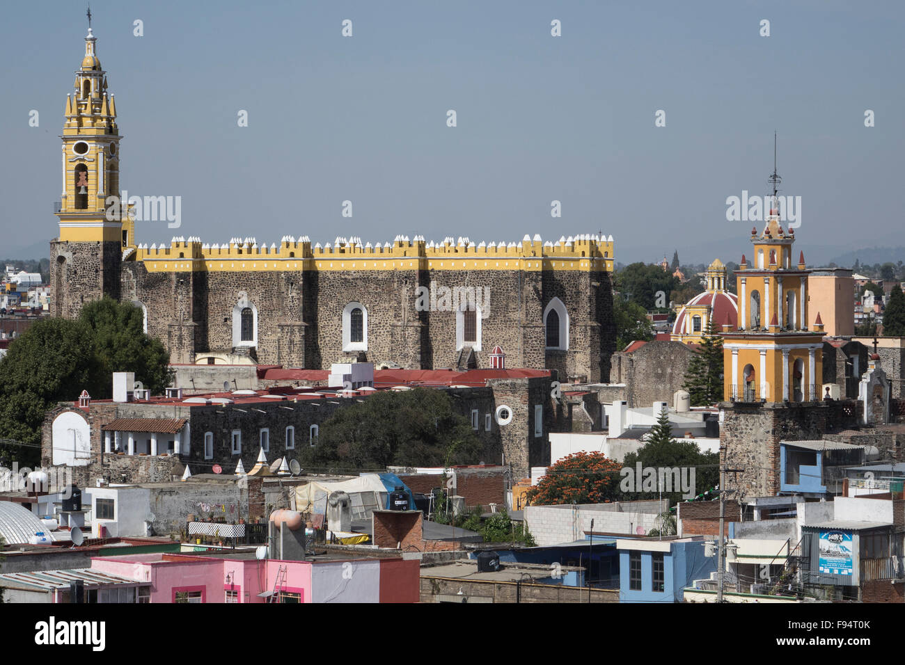 México, Puebla, Cholula, vista de la ciudad y el convento de San Gabriel Foto de stock