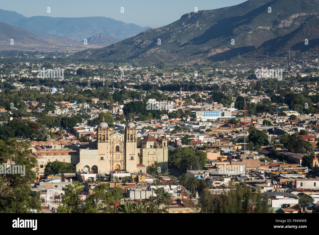 México, Oaxaca, vista aérea con la iglesia de Santo Domingo Foto de stock