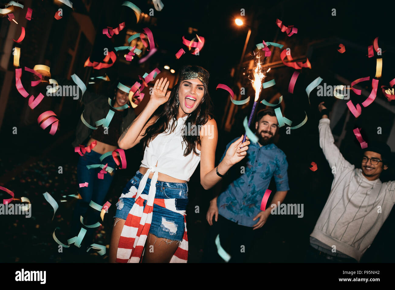 Fiesta loca fotografías e imágenes de alta resolución - Alamy