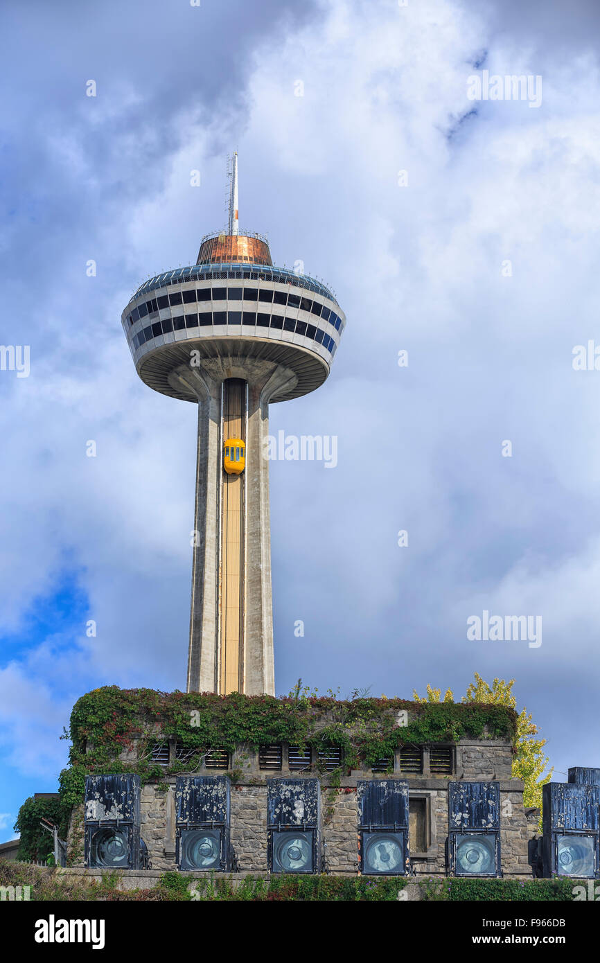 La torre Skylon en Niagara Falls, Ontario, Canadá Foto de stock