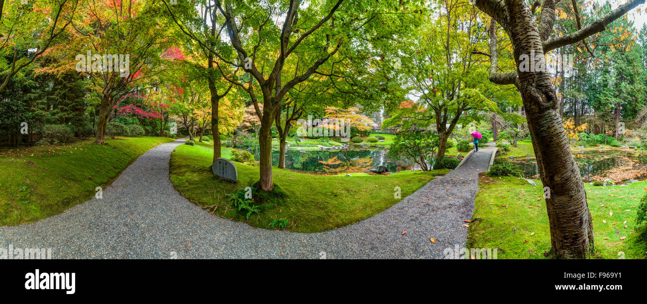 Nitobe Memorial Garden, que es un tradicional jardín japonés ubicado en la Universidad de British Columbia, Vancouver, Canadá Foto de stock