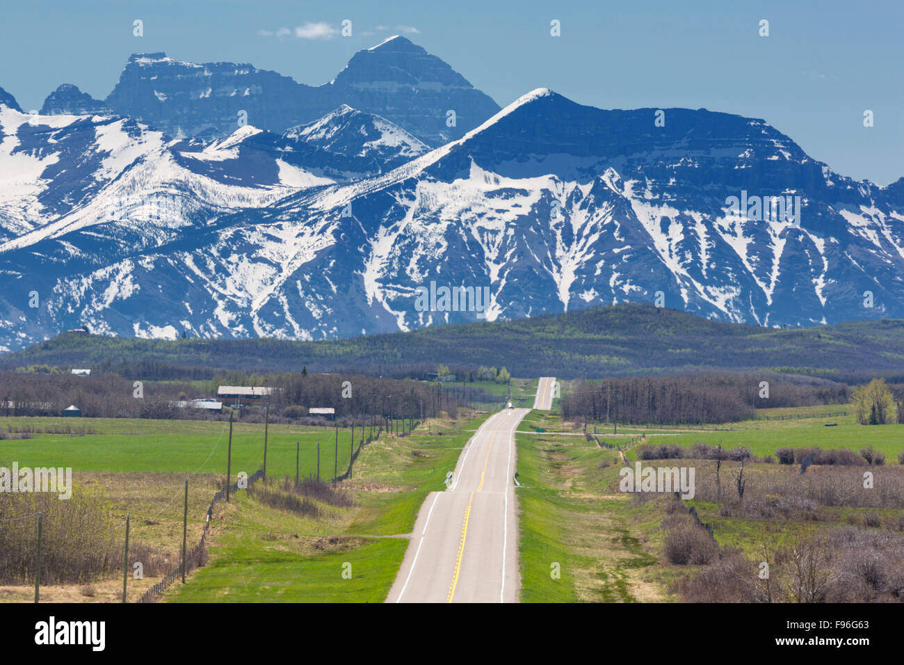 La autopista, Twin Butte, Alberta, Canadá Foto de stock