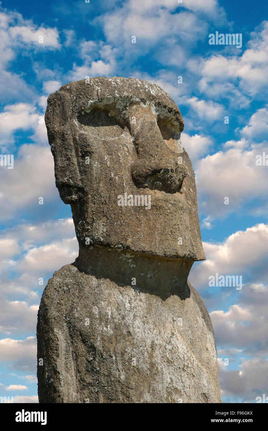 Moai ceremonial, Akivi, Isla de Pascua Foto de stock