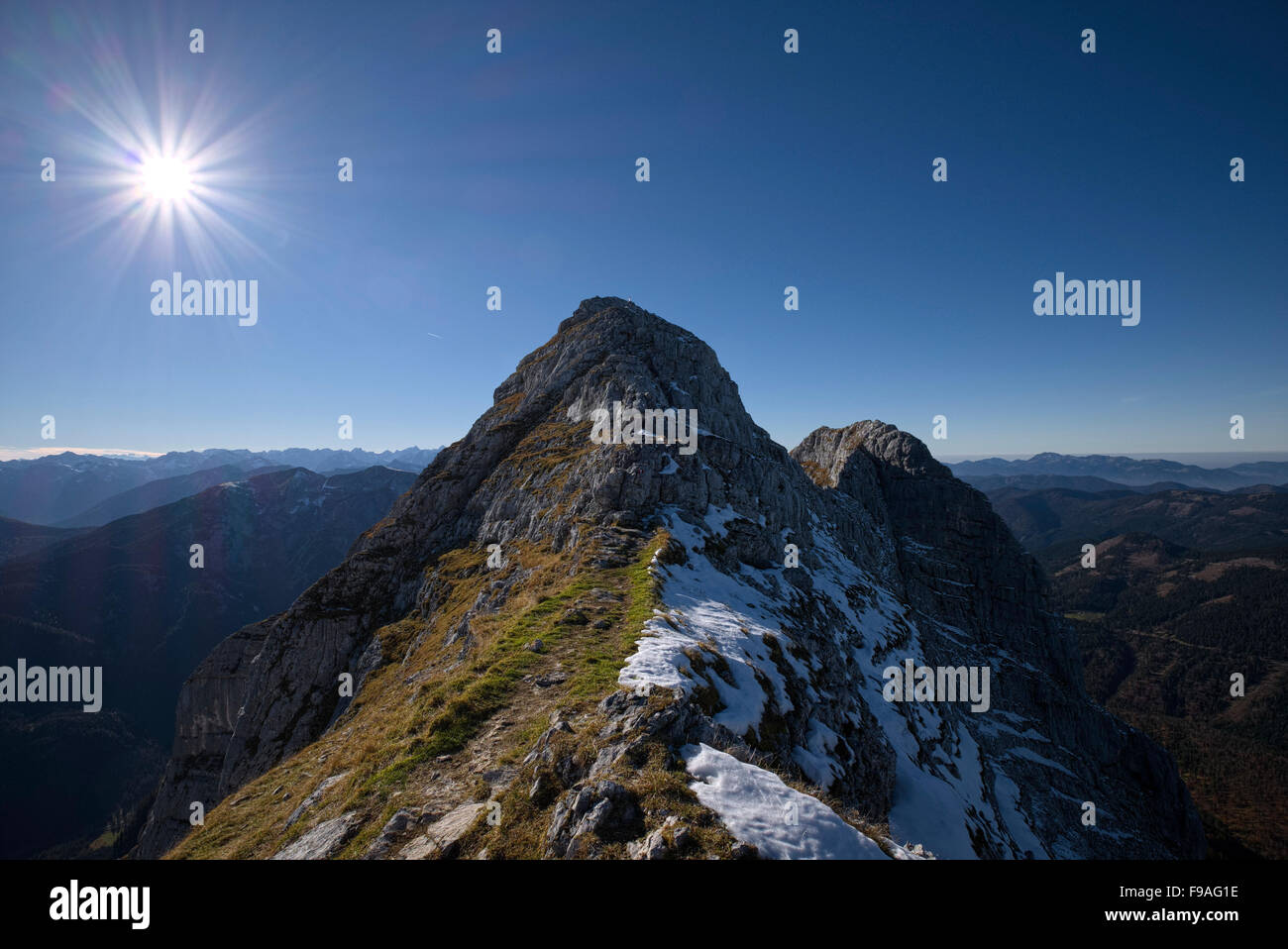 Mountain Guffert cumbre de retroiluminación, Rofan, Tirol, Austria Foto de stock
