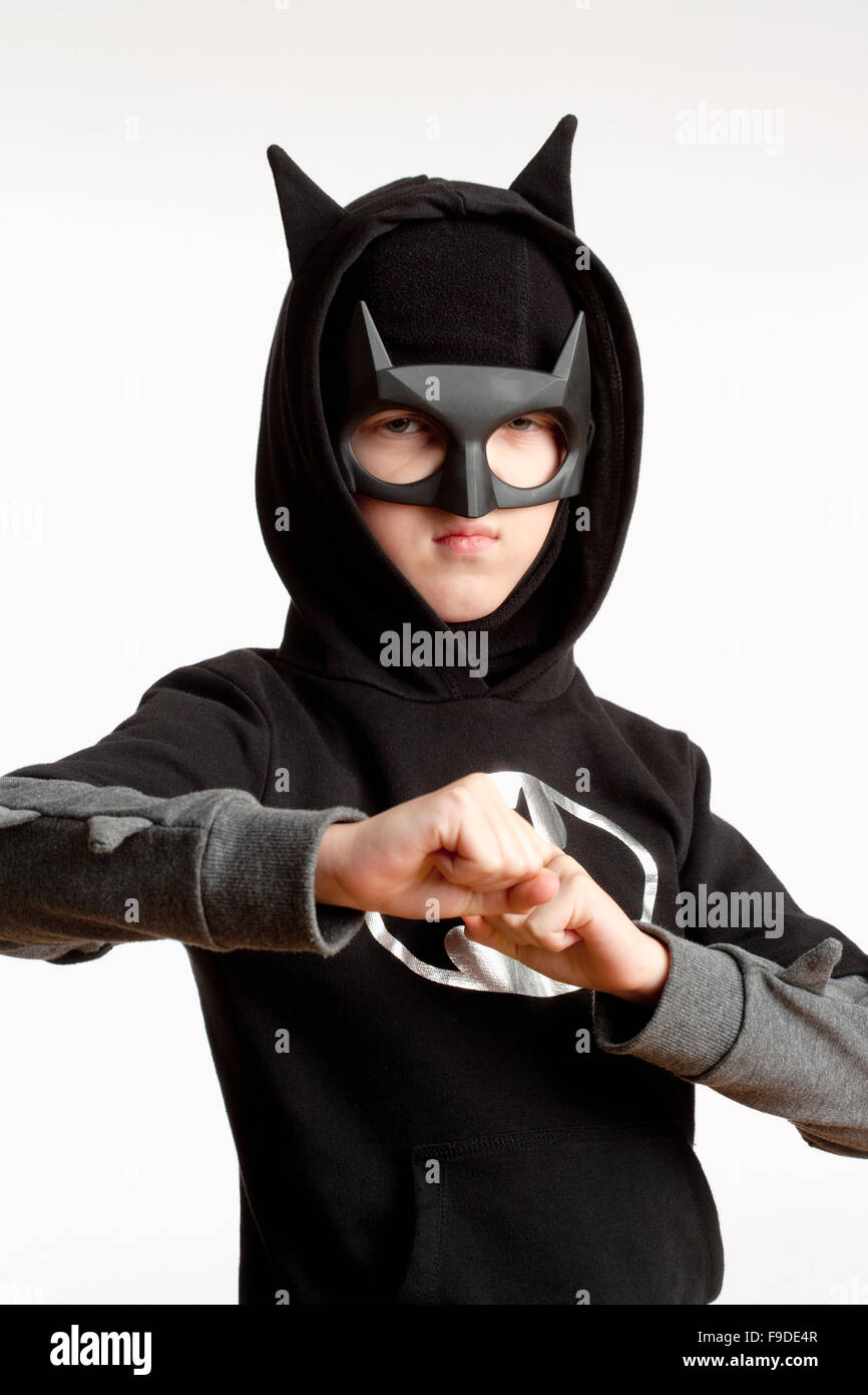 Niño de seis años de edad máscara de Batman Fotografía de stock - Alamy