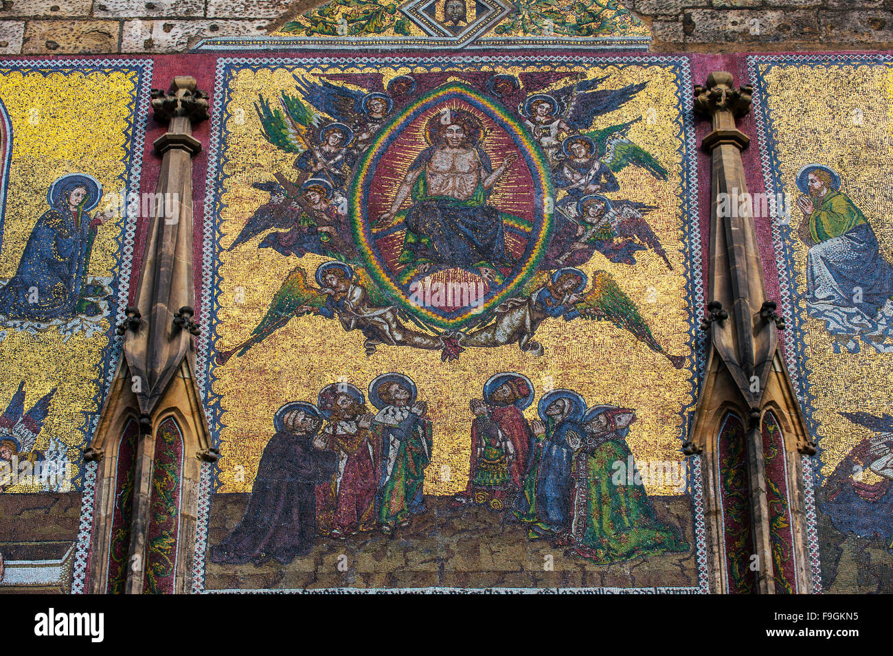 Mosaicos cristiana, la catedral de San Vito, el castillo de Praga, Praga, República Checa Foto de stock