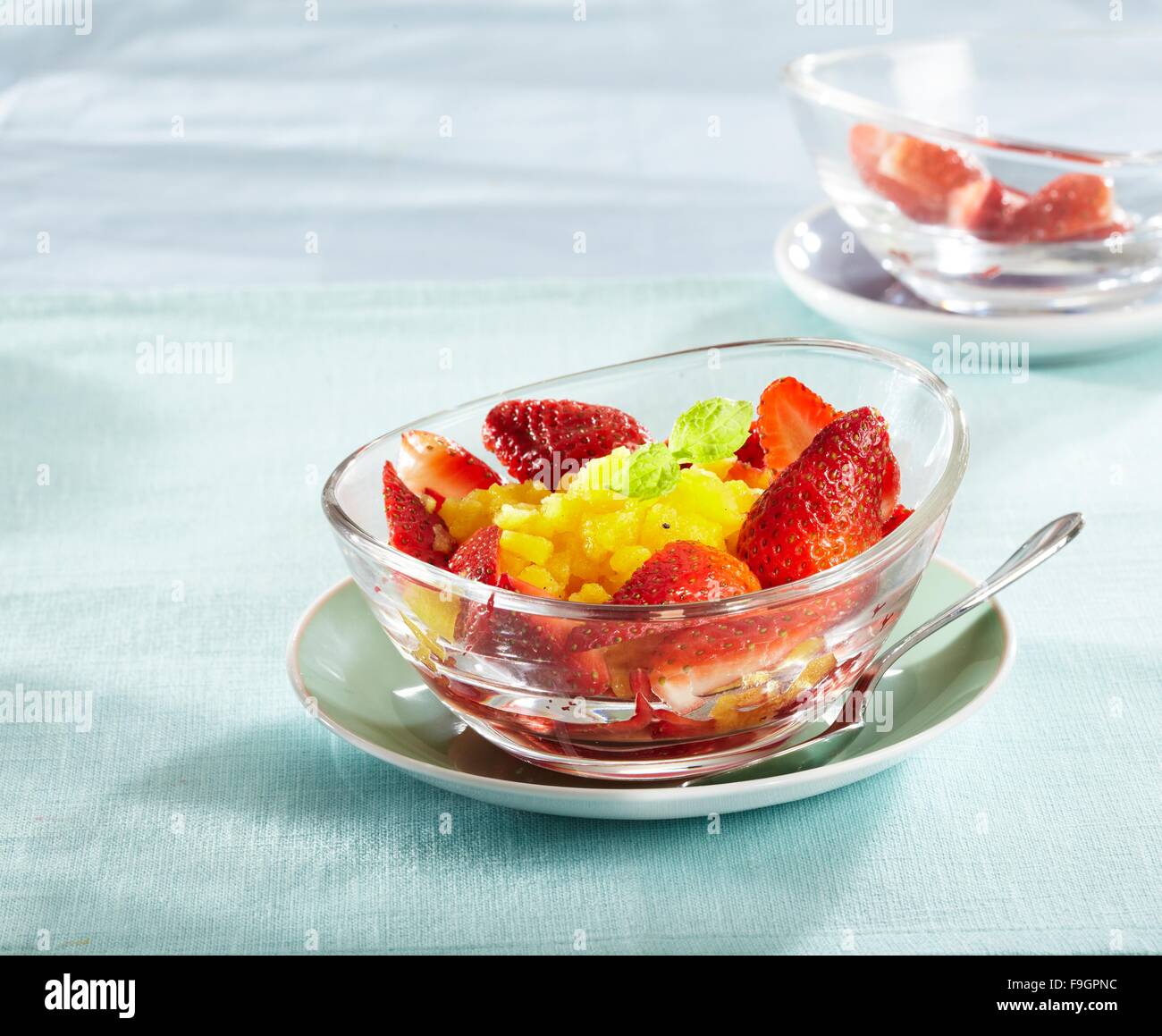 Granizado de mango con fresas Foto de stock