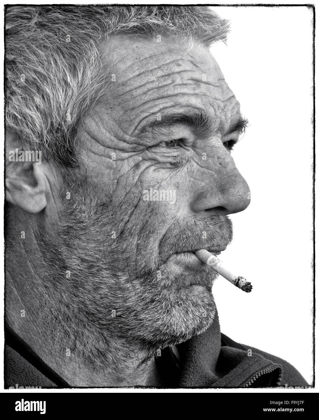 Retrato de un hombre robusto tiempo gastado. La pesca de camarones - el mundo de la última cabalgata de los pescadores. Oostduinkerke (Bélgica). Foto de stock