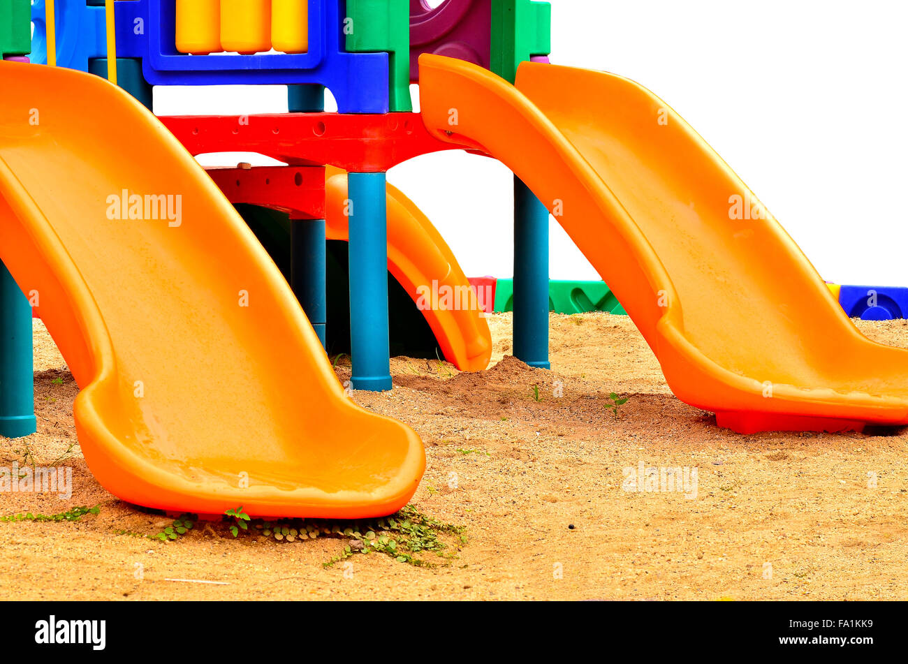 Toboganes infantiles de plástico aislado en blanco Fotografía de stock -  Alamy