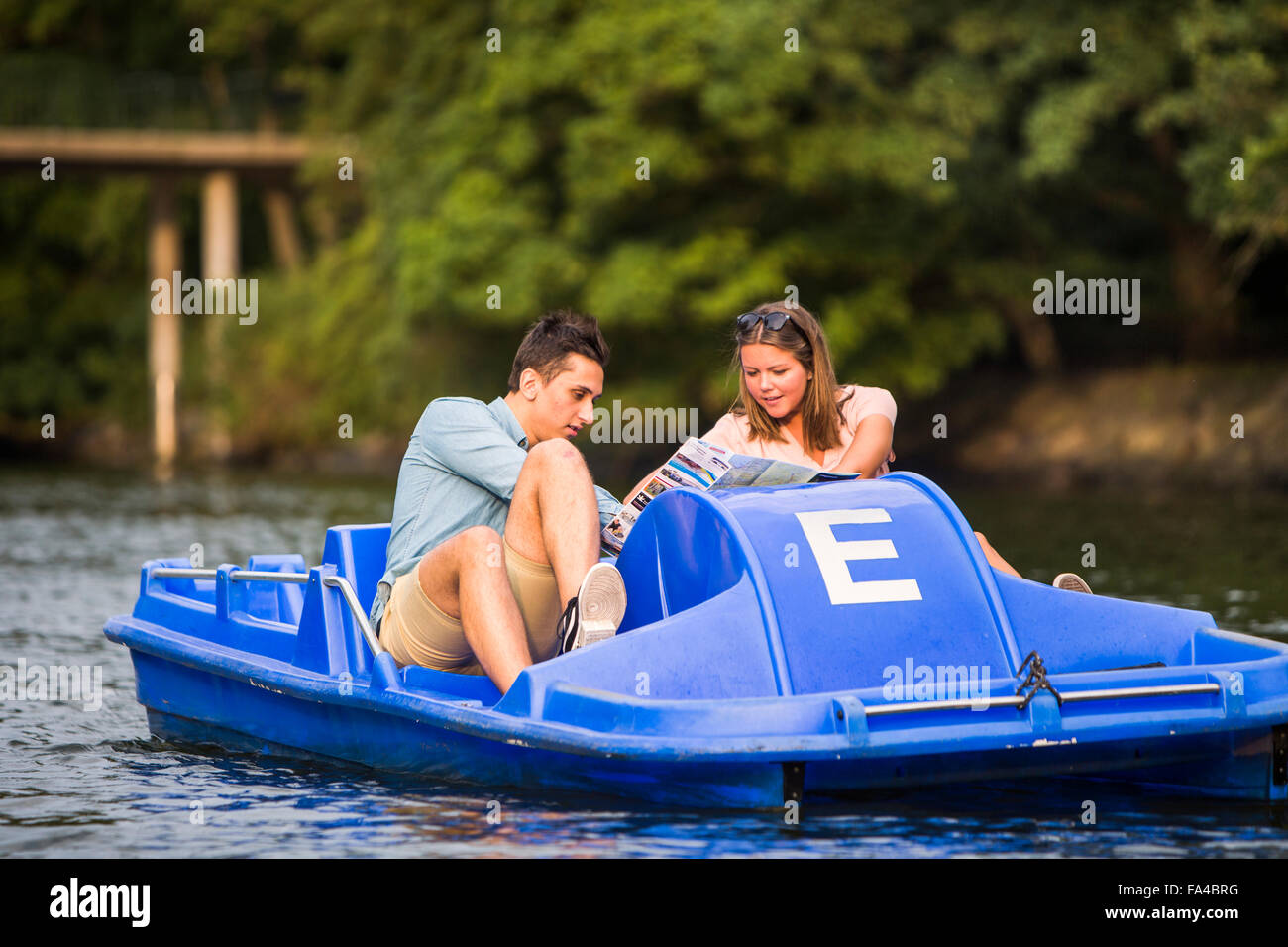 Barca de pedales fotografías e imágenes de alta resolución - Alamy