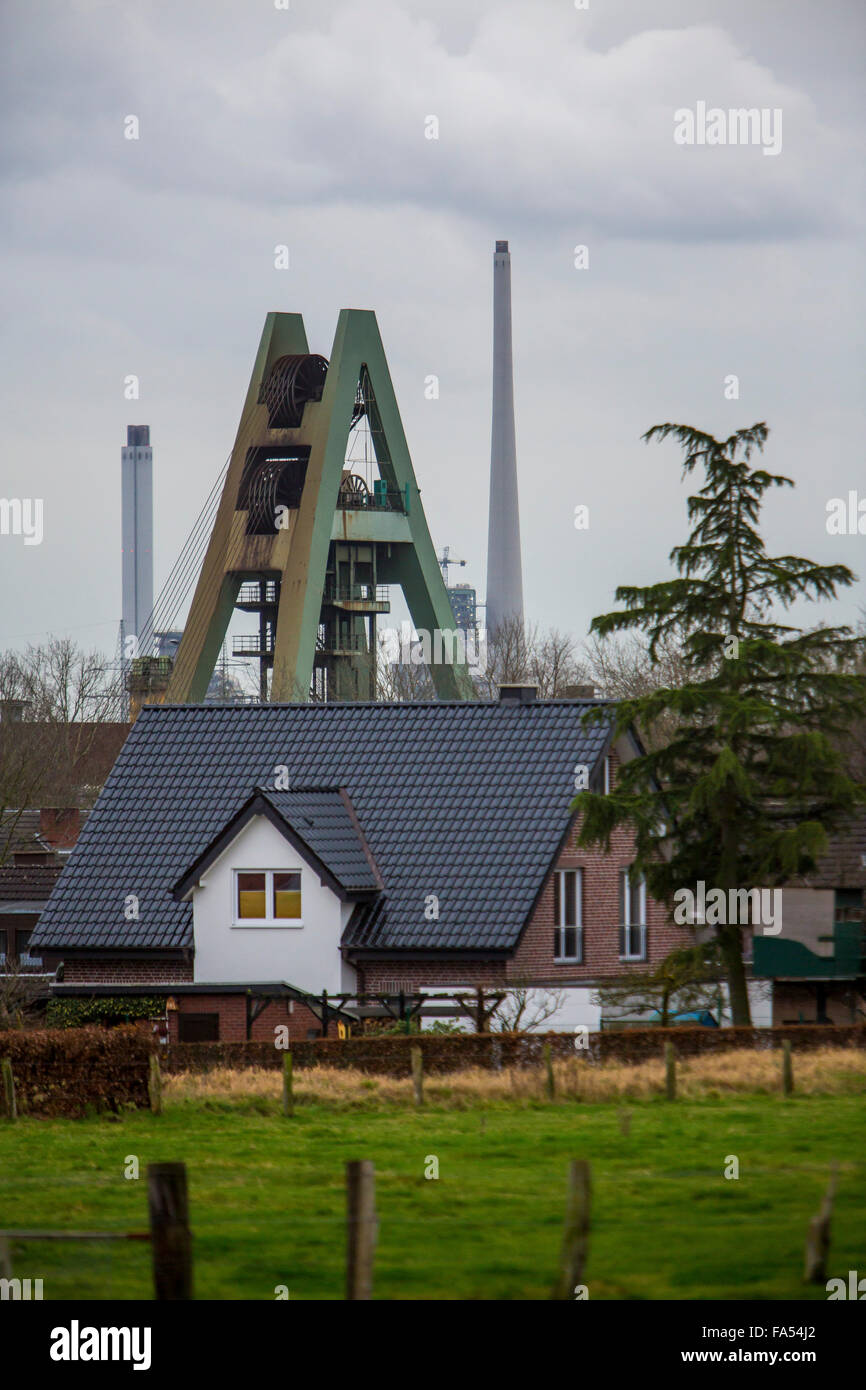 Mina de carbón Auguste Victoria, en Marl, Alemania, eje 8, torre sinuosa, la mina de carbón fue cerrado en diciembre de 2015 Foto de stock