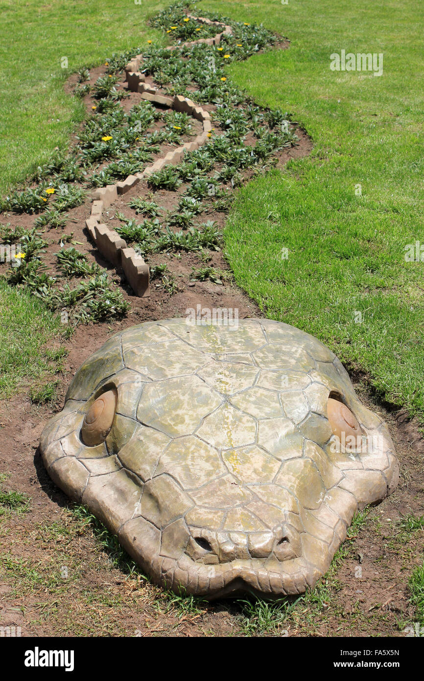 Alligator Escultura en Cuzco, Perú. Foto de stock
