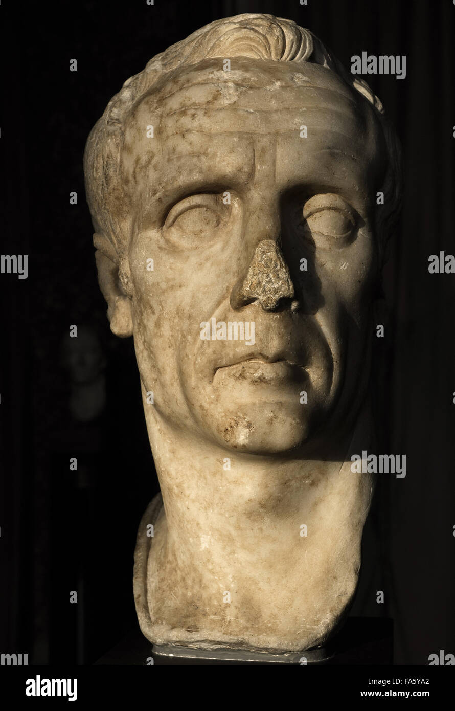 Busto identificado por algunos como Julius Caesar (102-100-44 BC), otros como dictador Sulla (138-78 a.C.). Quizás un desconocido era republicano romano. S. el siglo I DC. Mármol. Carlsberg Glyptotek Museum. Copenhague. Dinamarca. Foto de stock